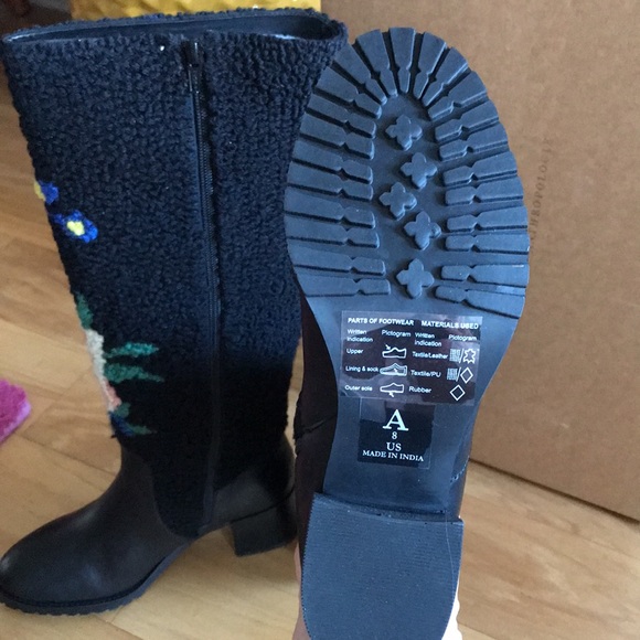 NWT Anthropologie Emily Isabella Black Leather Wool Flower Boots 8 - Picture 6 of 12